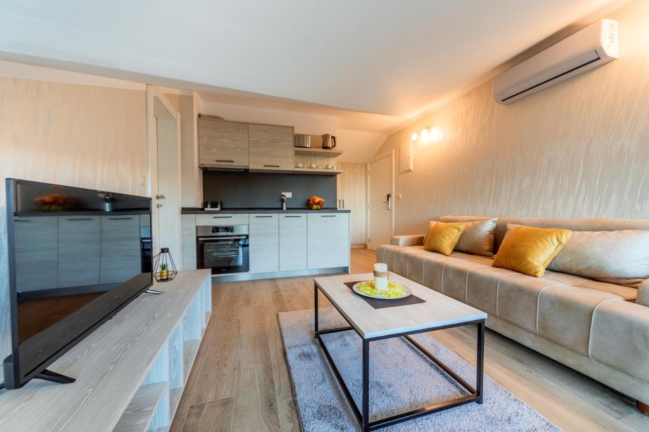 Luxury Apartments Queen Petrovac Bagian luar foto