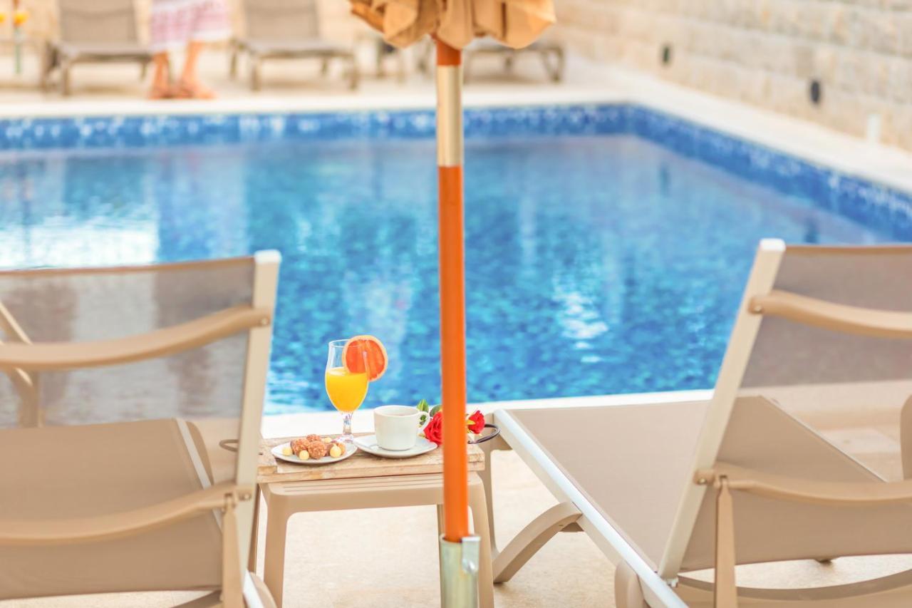 Luxury Apartments Queen Petrovac Bagian luar foto