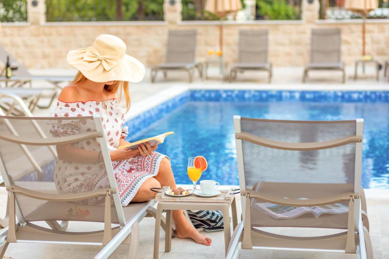Luxury Apartments Queen Petrovac Bagian luar foto