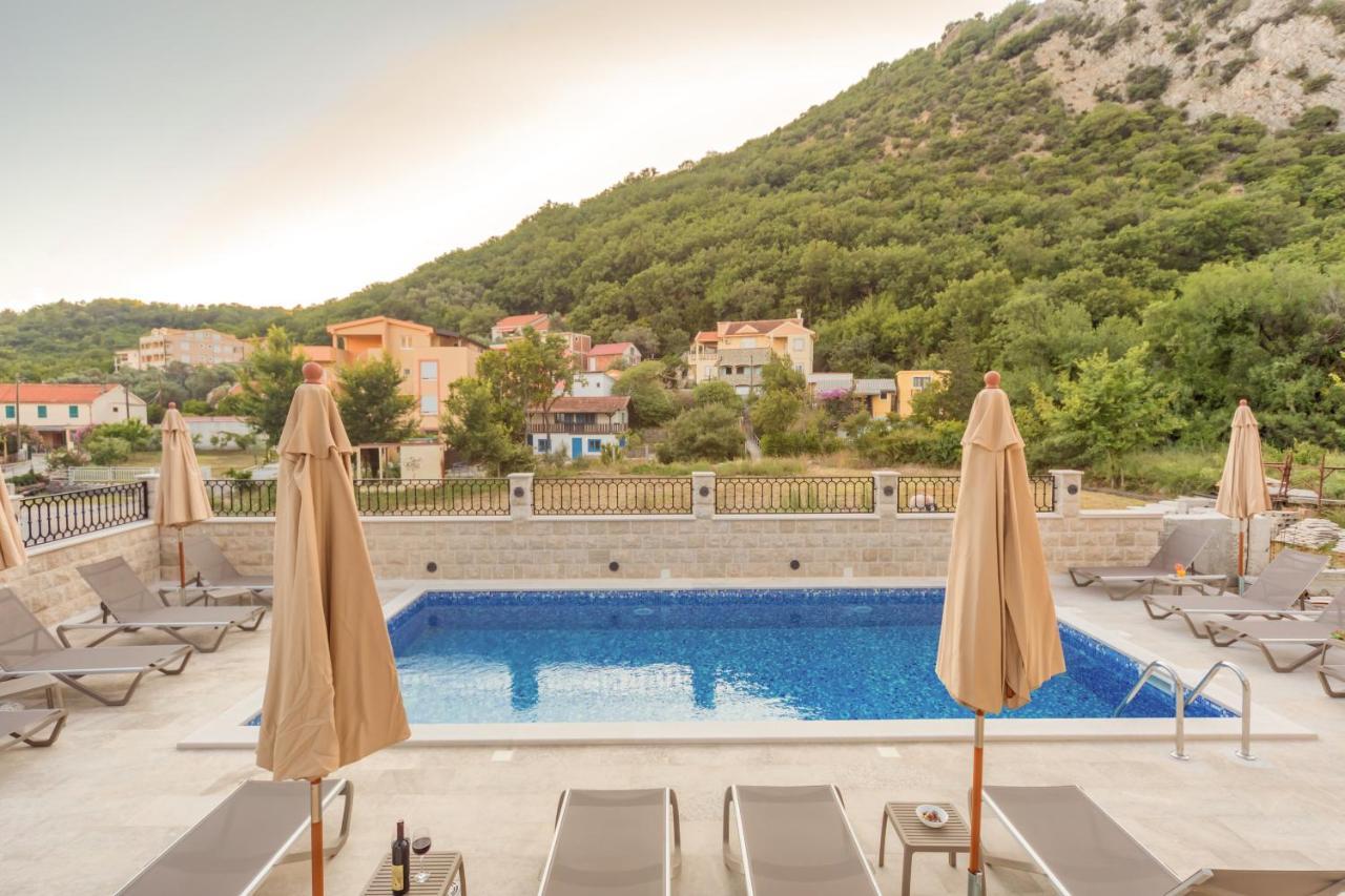 Luxury Apartments Queen Petrovac Bagian luar foto