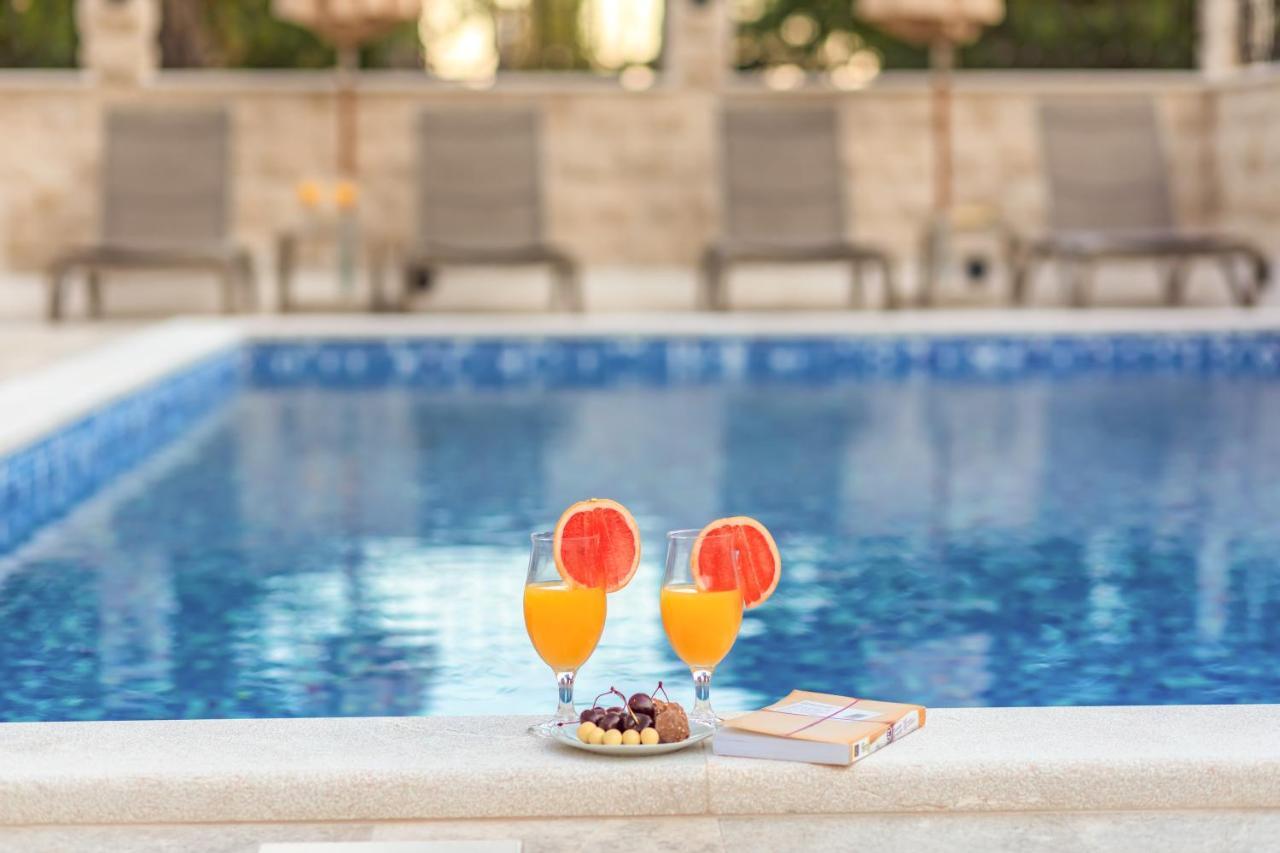 Luxury Apartments Queen Petrovac Bagian luar foto