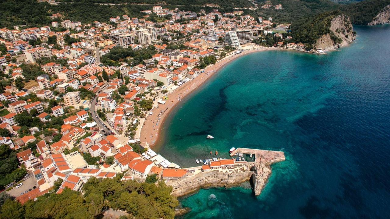 Luxury Apartments Queen Petrovac Bagian luar foto