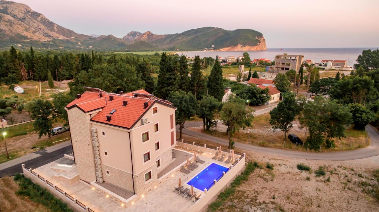 Luxury Apartments Queen Petrovac Bagian luar foto