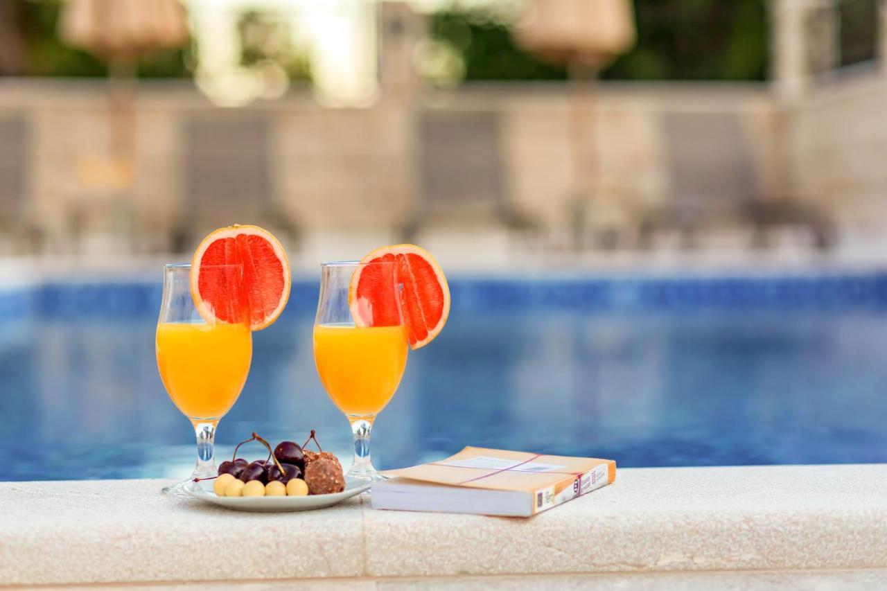 Luxury Apartments Queen Petrovac Bagian luar foto