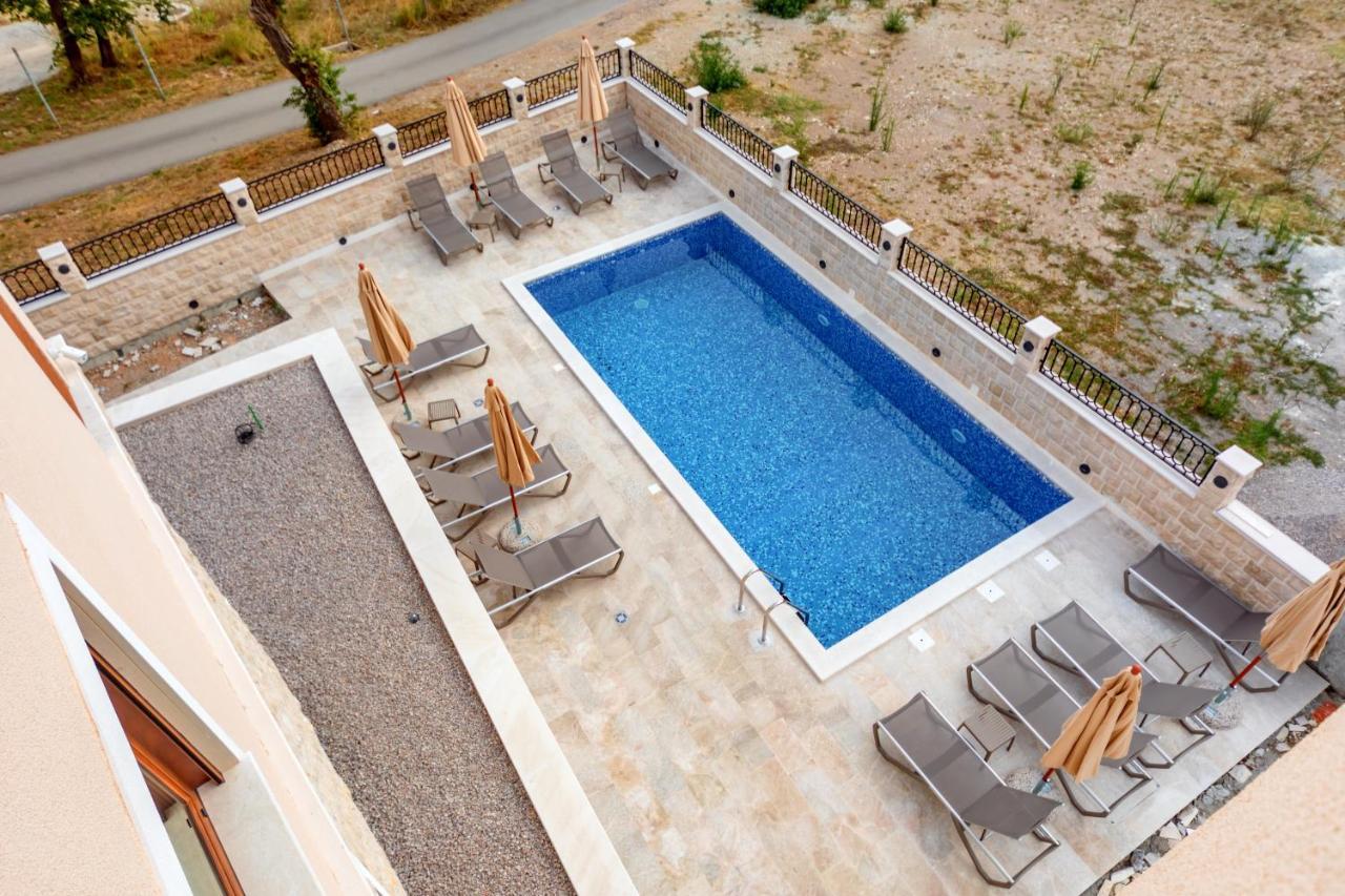 Luxury Apartments Queen Petrovac Bagian luar foto