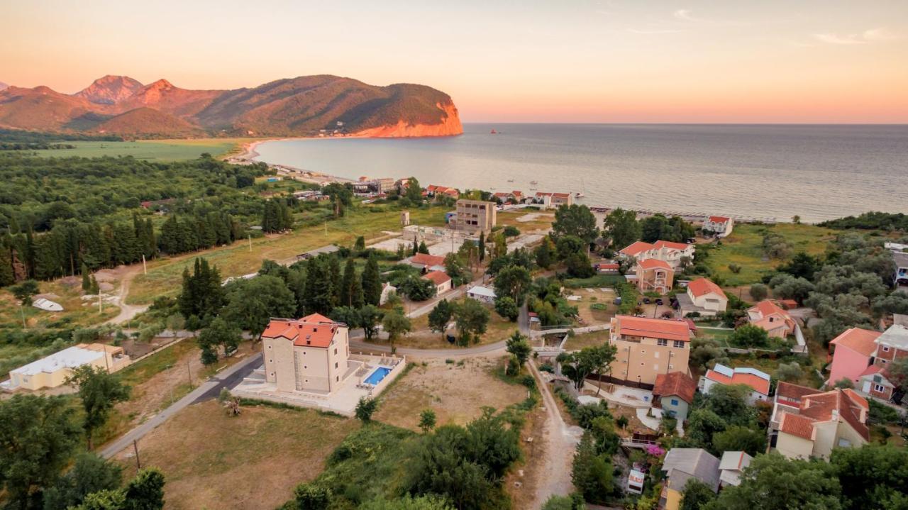 Luxury Apartments Queen Petrovac Bagian luar foto